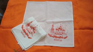 Салфетка "Вологда": Софийский Собор (красный),белый лен,33х33 см